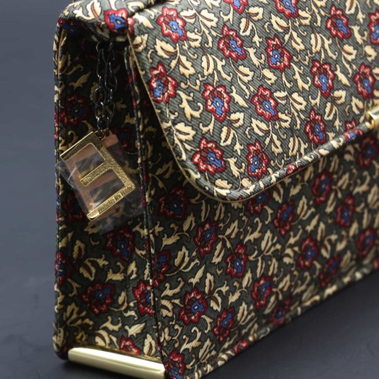 kit-clutch-pochette-with-floral-print-grey Kit clutch pochette floreal grey