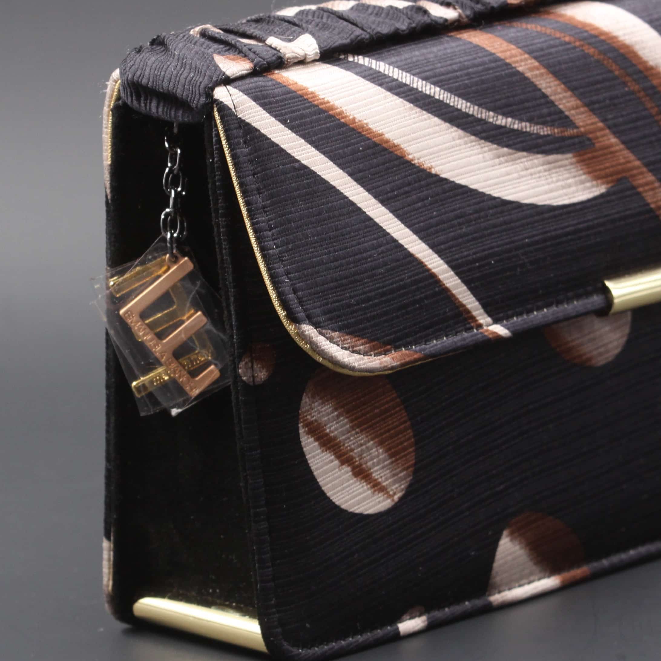 kit-clutch-print-floral-black blank