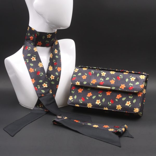 Kit Clutch in seta pochette in pelle nera