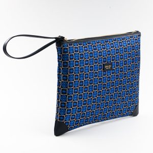 Pochette blu in seta con stampa geometrica