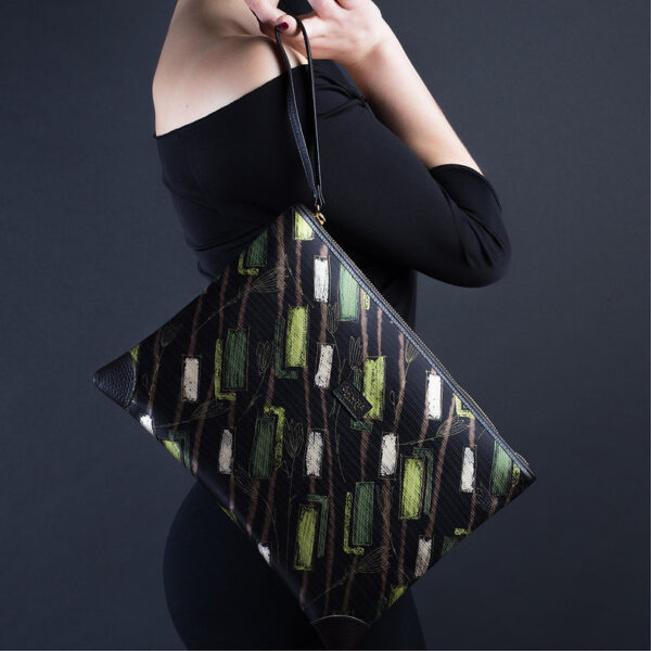 Brown clutch bag in silk with fantasy print
