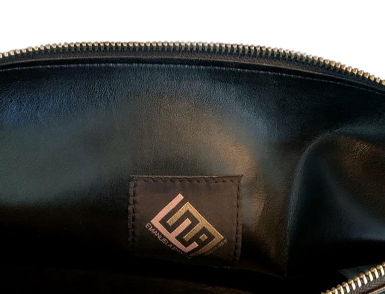Schwarze und cremefarbene Seiden-Pochette 7 Seidenpochette