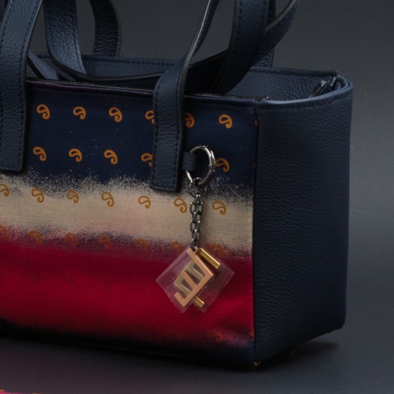 shoulder-bag-suede-and-silk-red