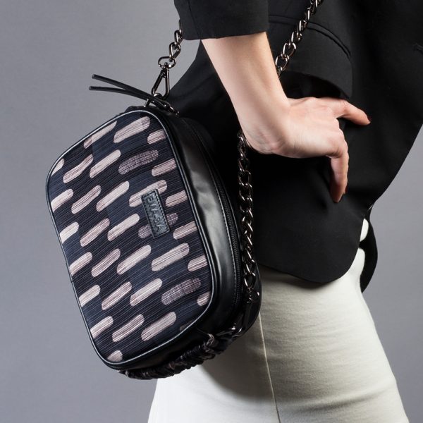 Borsa in seta e pelle con stampa geometrica