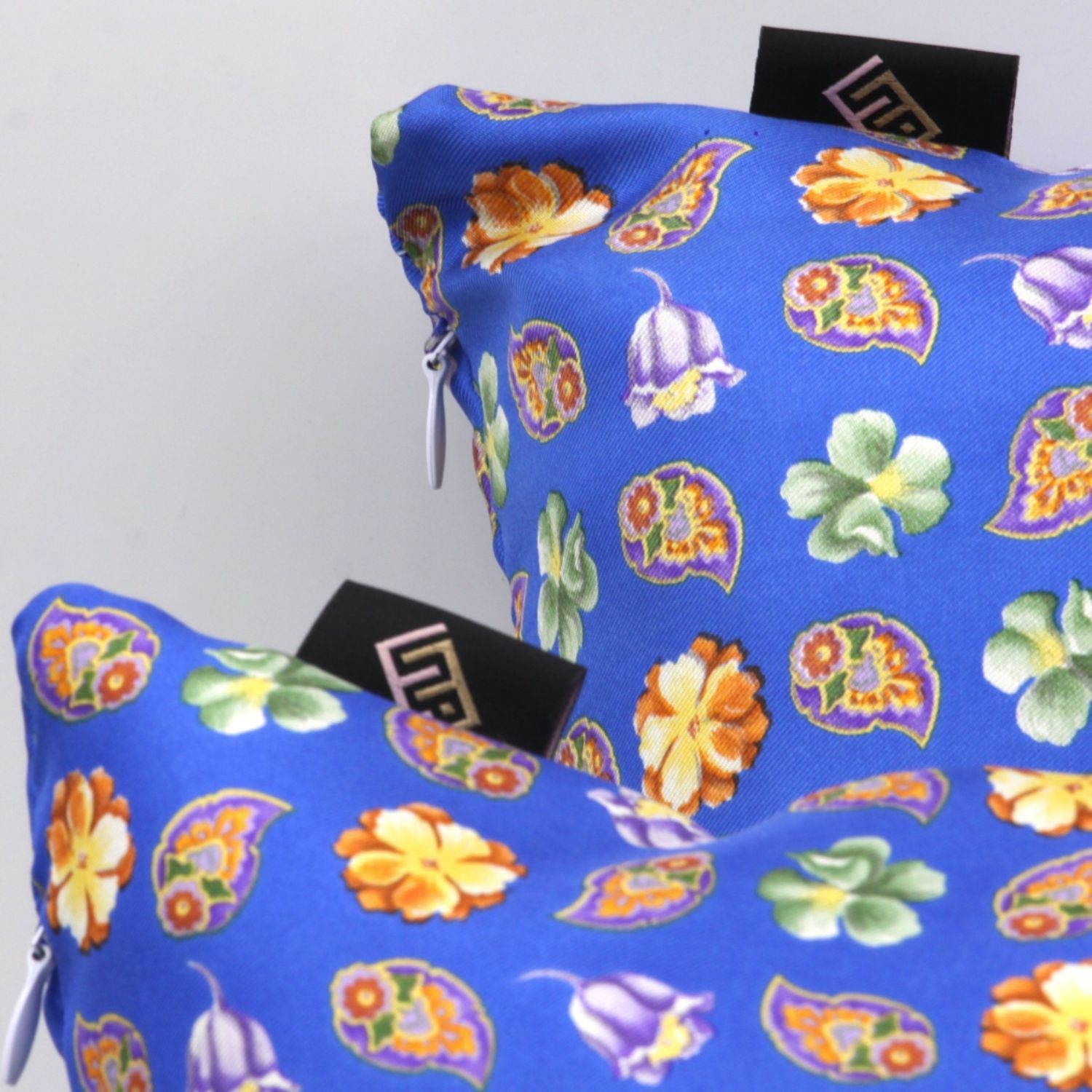 Cuscini quadrati arredo moderni blu stampa floreale - Silky Pillows Square 2 blank