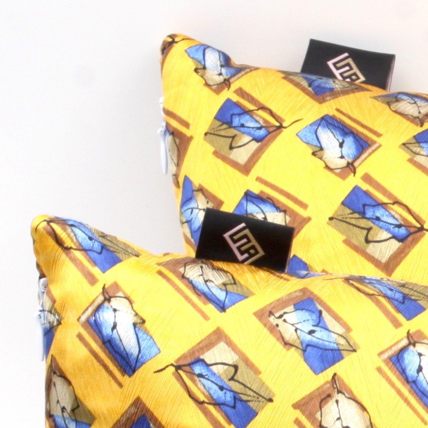 Cuscini rettangolari decorativi in seta jacquard gialla Silky Pillows Rectangular 2 blank