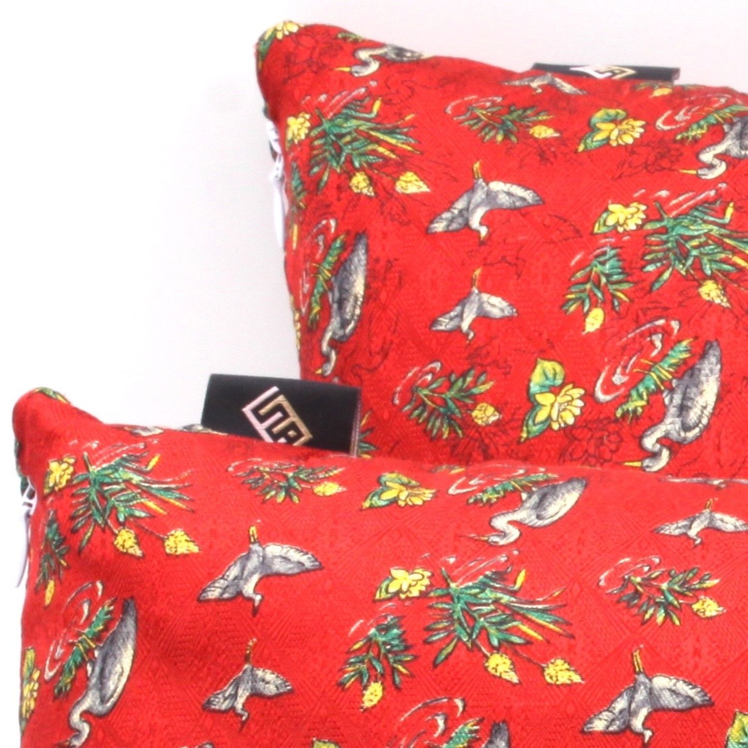 Cuscini rettangolari decorativi in seta rossa stampata Silky Pillows Rectangular 2 blank